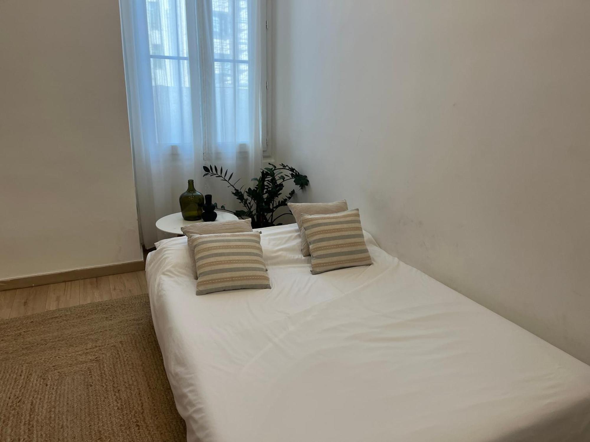 ניס Cozy One Bedroom Apartment-City Center מראה חיצוני תמונה